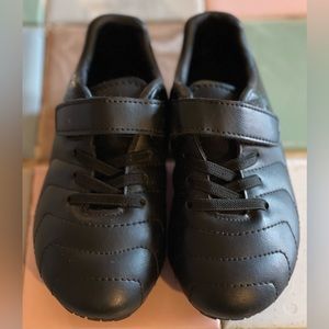 Brava Soccer Cleats, Toddler Size 9D